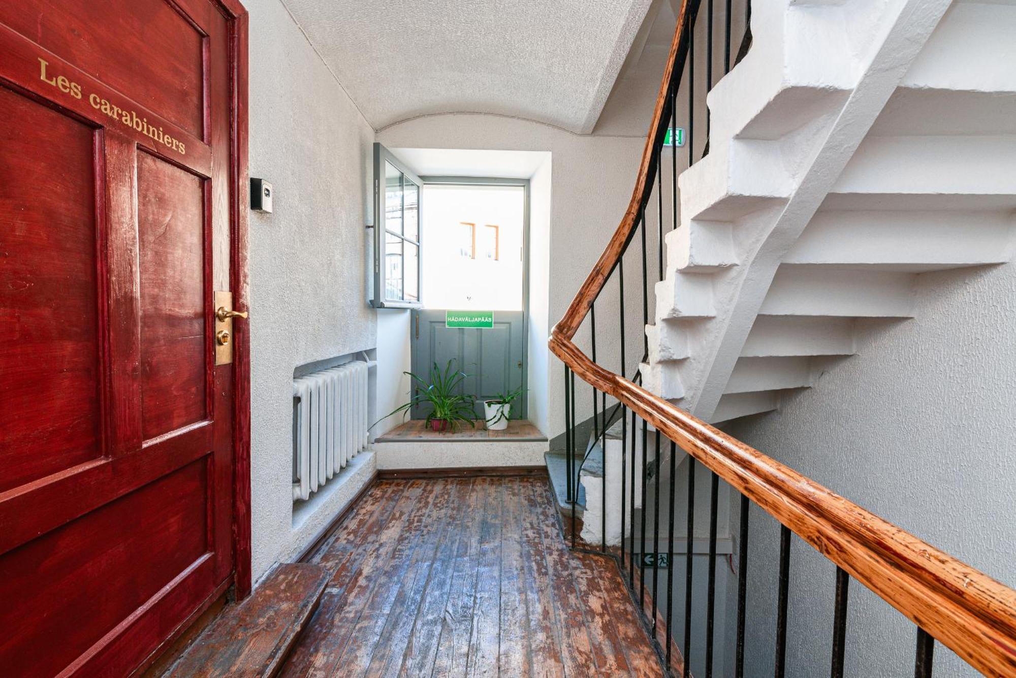 Godart Rooms Guesthouse Талин Екстериор снимка