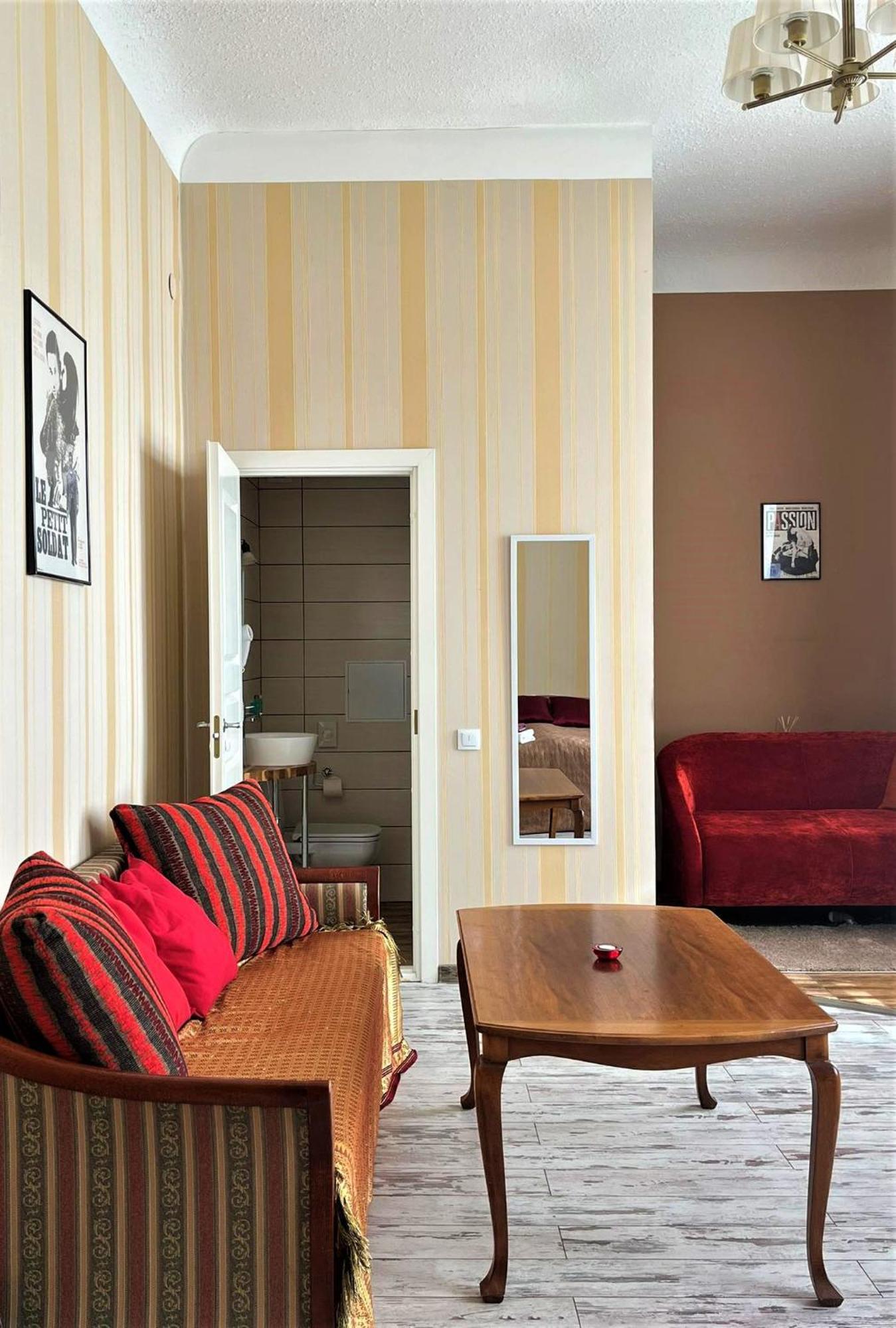 Godart Rooms Guesthouse Талин Екстериор снимка