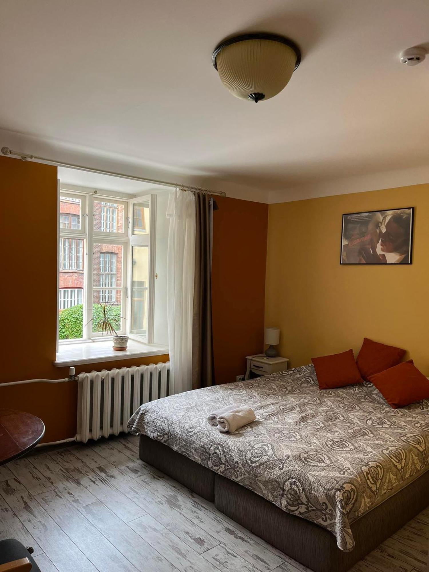 Godart Rooms Guesthouse Талин Екстериор снимка