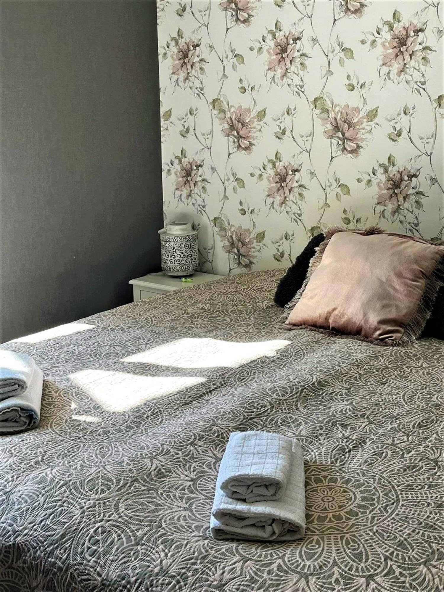Godart Rooms Guesthouse Талин Екстериор снимка