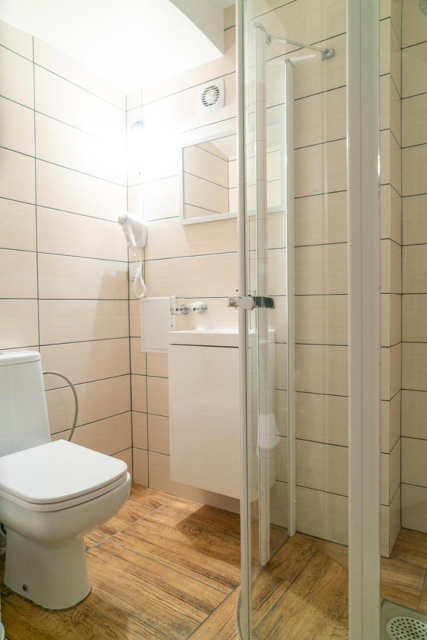 Godart Rooms Guesthouse Талин Екстериор снимка