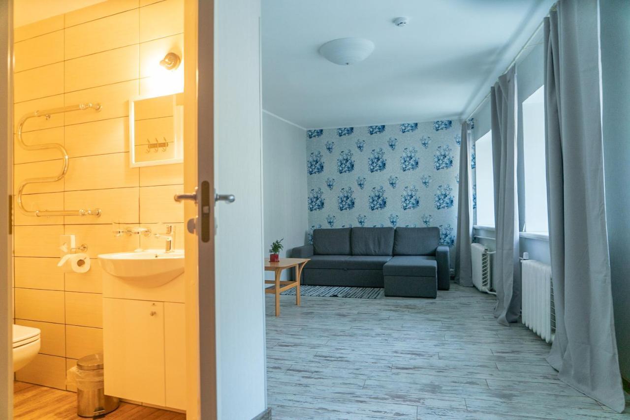 Godart Rooms Guesthouse Талин Екстериор снимка